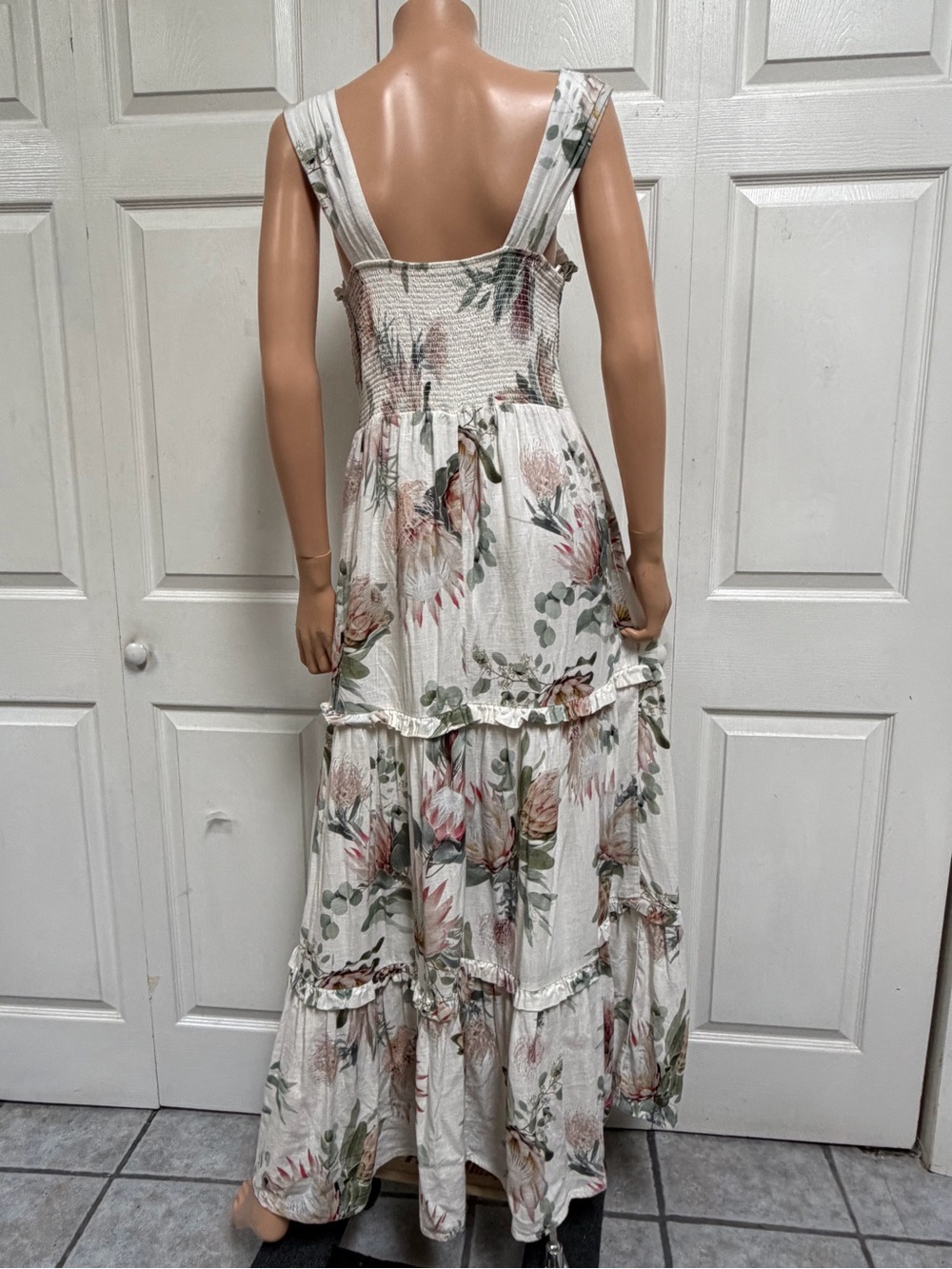 Express Linen Bland Floral Smocked Tiered Maxi Dress Size L - Picture 9 of 15
